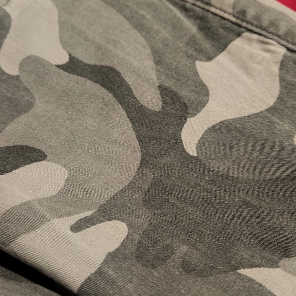 Hollister Jeans Nwot Hollister Super High Rise Gray Camo Cargo